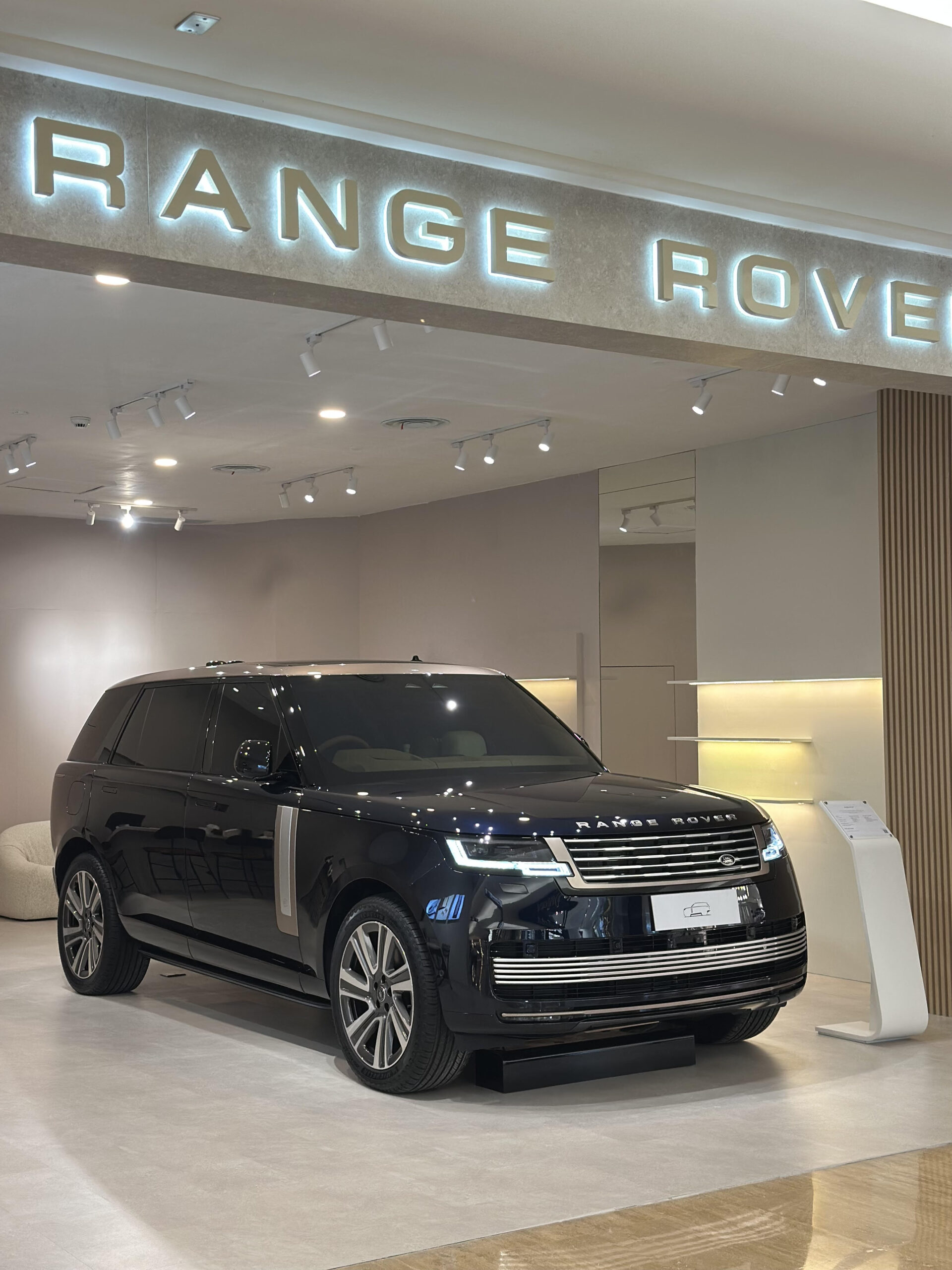 dealer range rover jakarta